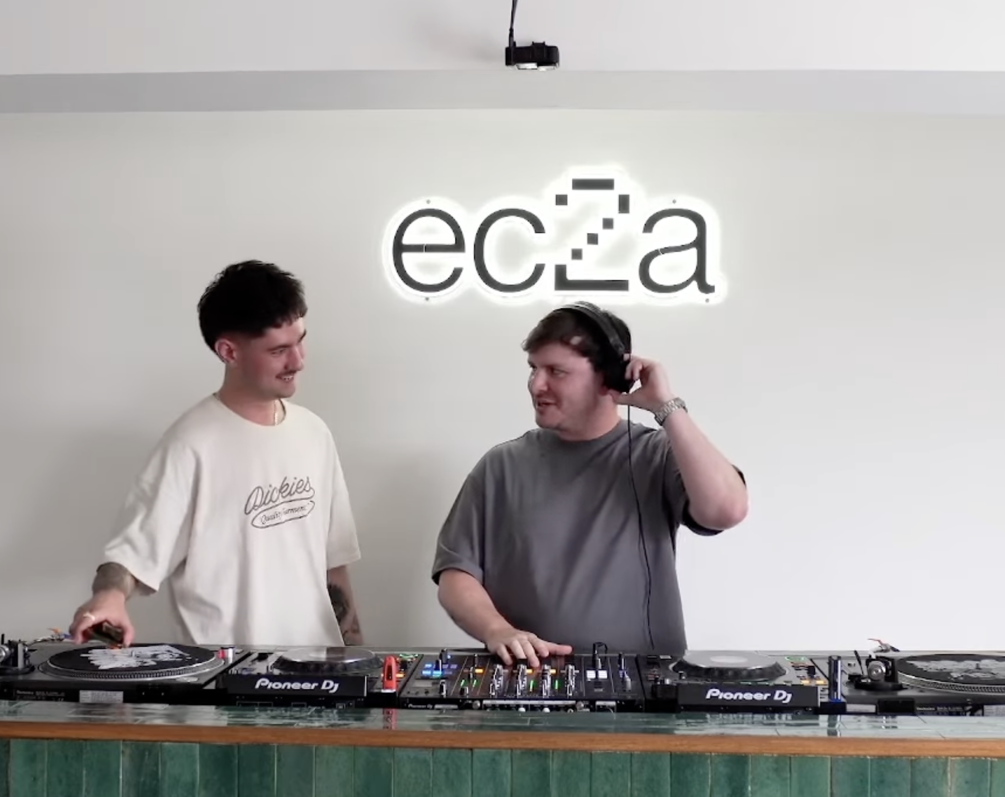 ENTASIA b2b SHUFFA